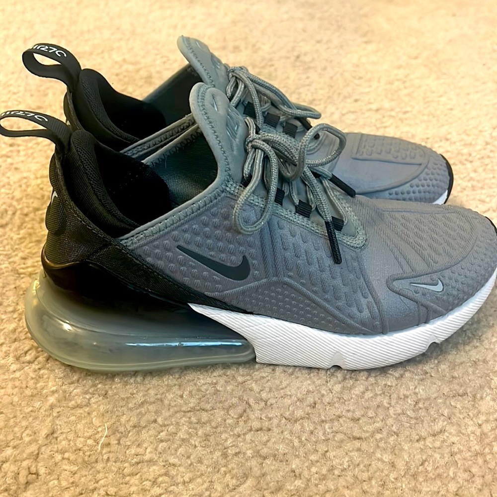 Nike Air Max 270 SE